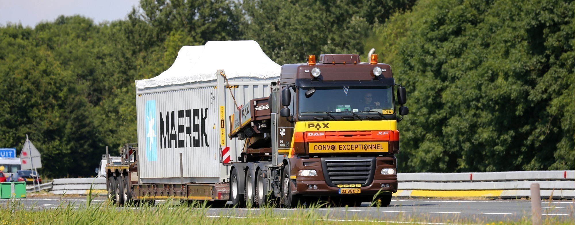 Out of gauge transport met open container