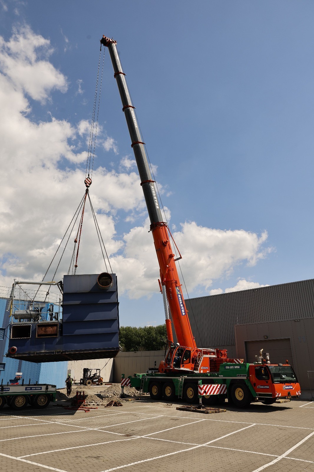 Demontage naverbrander